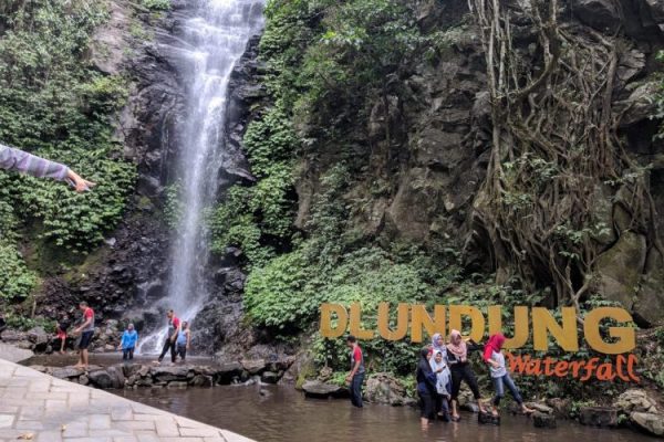 Destinasi Wisata Mojokerto dengan Pemandangan Luar Biasa Air Terjun Pacet